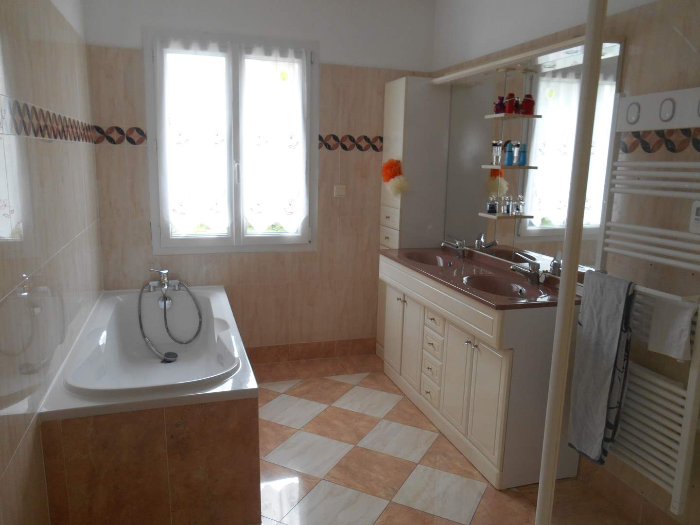 Maison contemporaine - 8 pièces - 189 m²