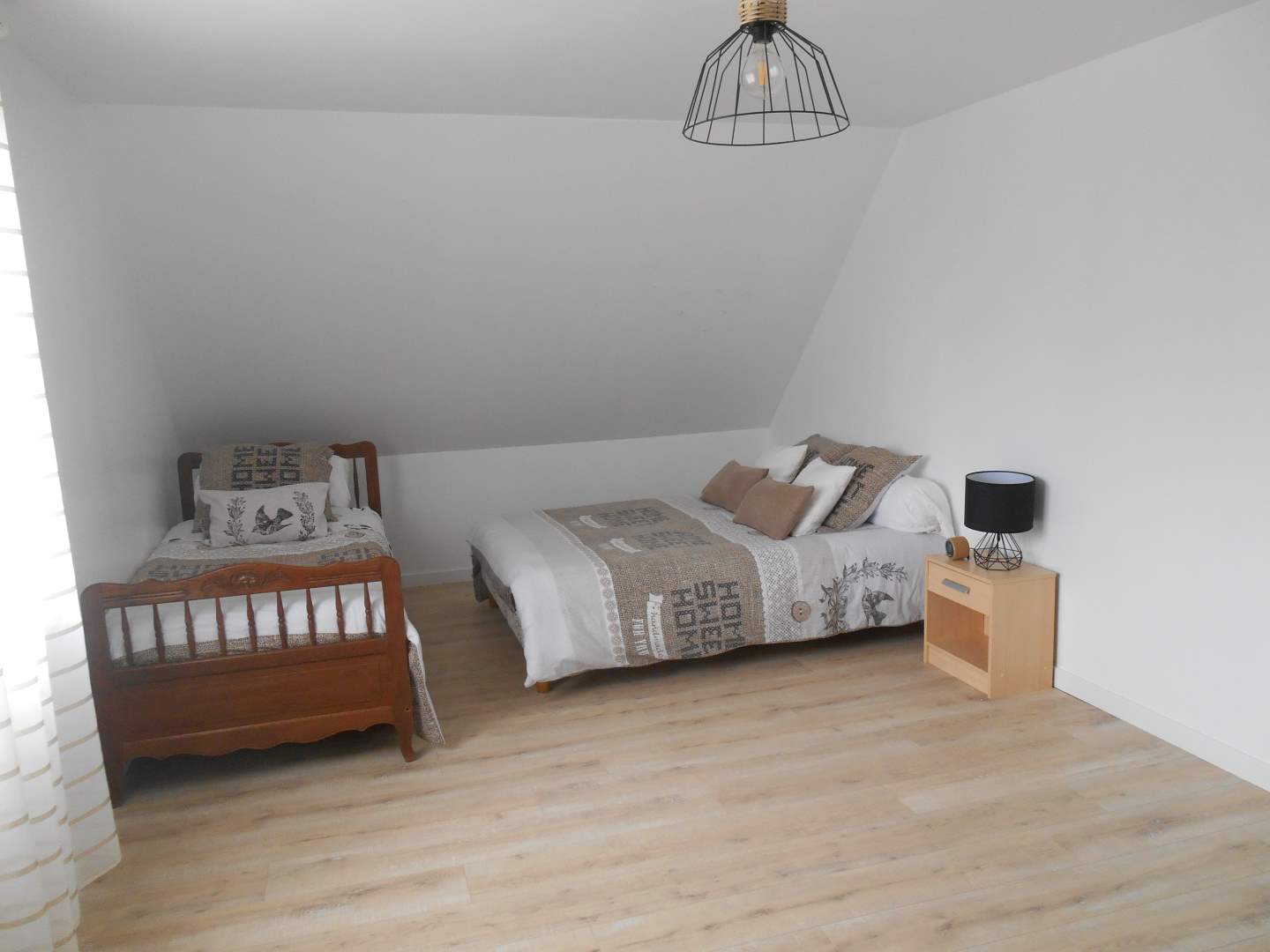 Maison contemporaine - 8 pièces - 189 m²