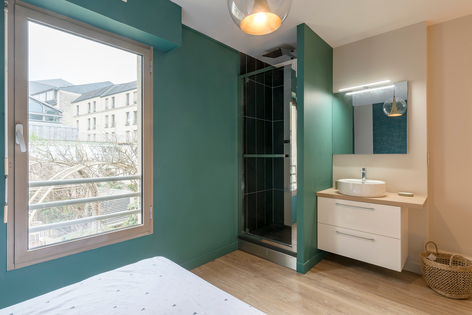 PR HOTEL DE VILLE APPT F4 MEUBLE DE QUALITE - 4 pièces - 83 m²