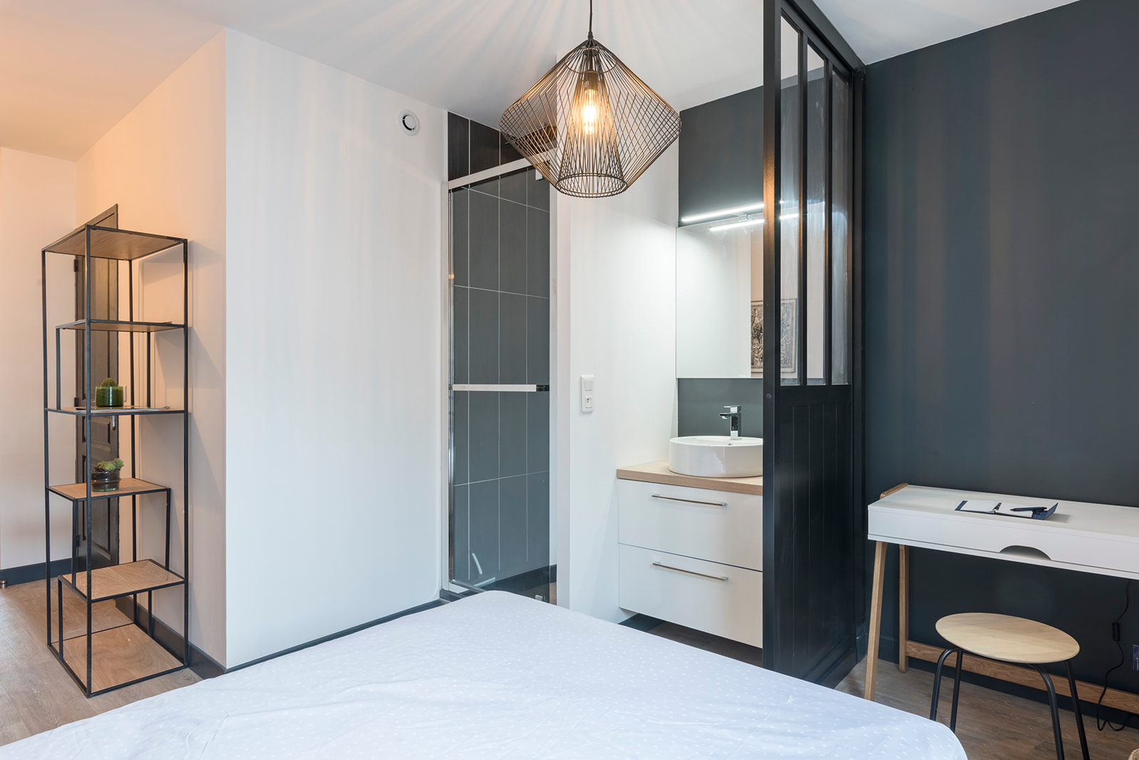 PR HOTEL DE VILLE APPT F4 MEUBLE DE QUALITE - 4 pièces - 83 m²