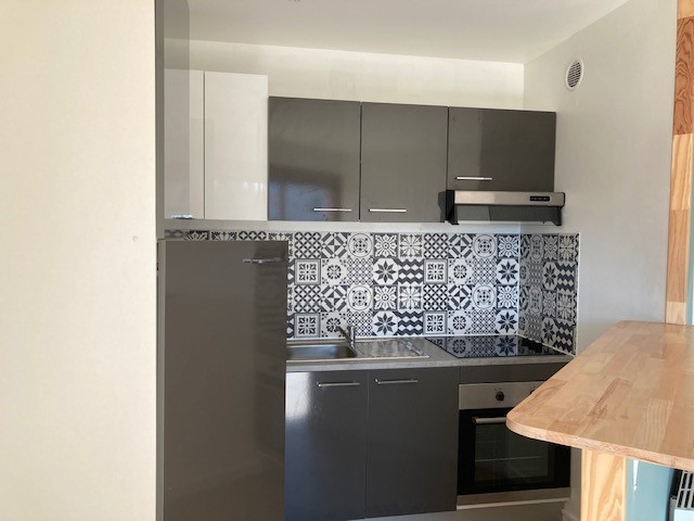 PR BOULINGRIN APPT F2 MEUBLE AVEC PARKING - 2 pièces - 42 m²