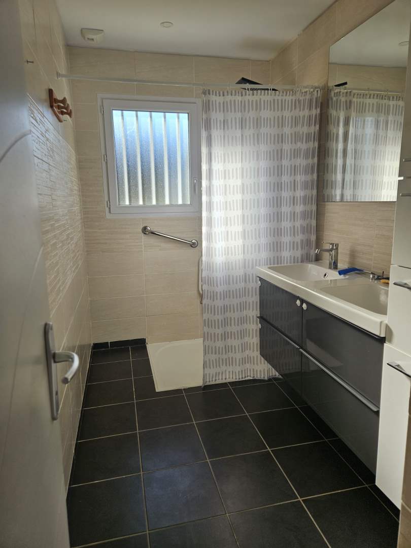 Maison d'habitation - 4 pièces - 75 m²