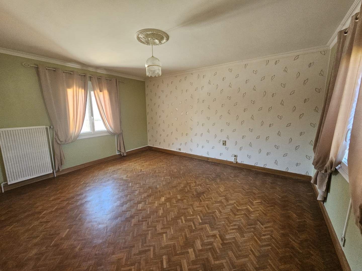 Maison d'habitation - 7 pièces - 169 m²