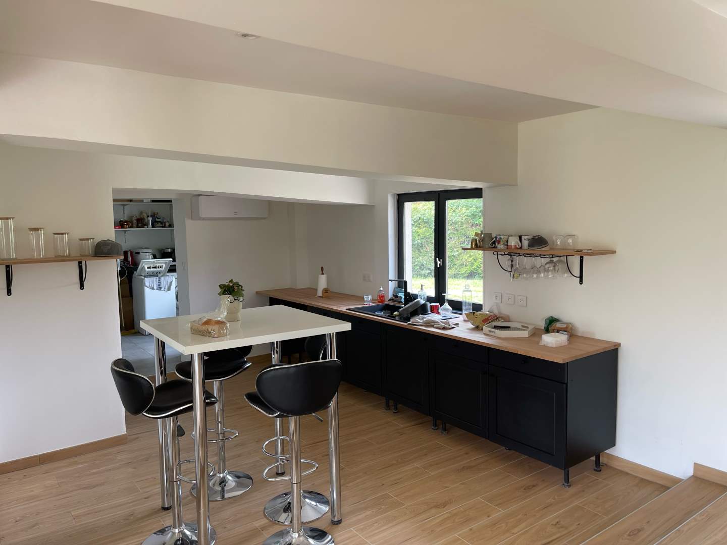 Maison d'habitation - 5 pièces - 163 m²