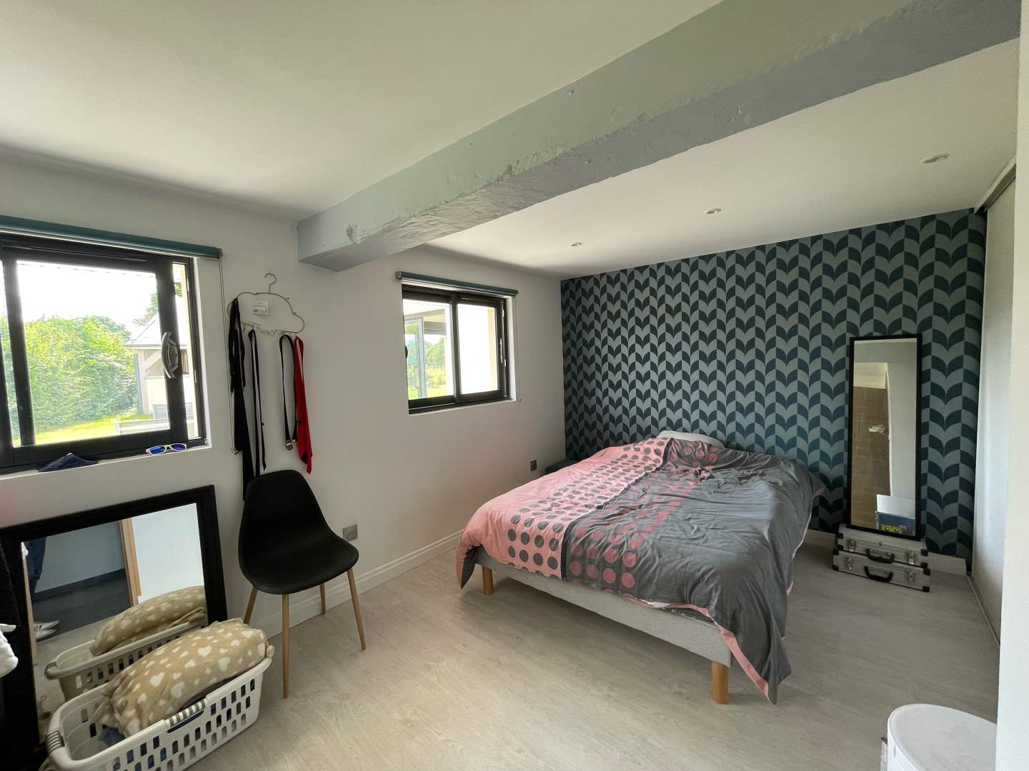 Maison d'habitation - 5 pièces - 163 m²