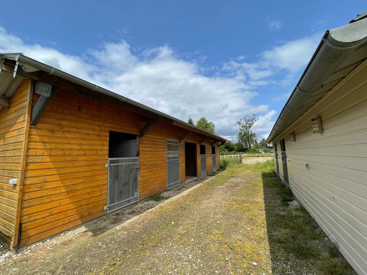 Maison d'habitation - 5 pièces - 163 m²