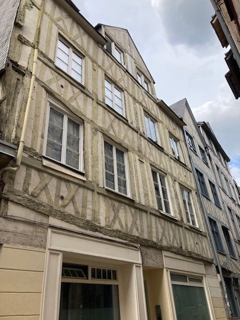 PR PLACE VIEUX MARCHE STUDIO MEUBLE - 1 pièce - 19 m²